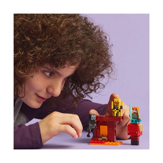 LEGO® Minecraft®: Битва в Нижнем мире с лавой – строй и сражайся