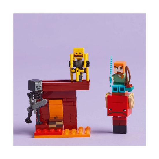 LEGO® Minecraft®: Битва в Нижнем мире с лавой – строй и сражайся