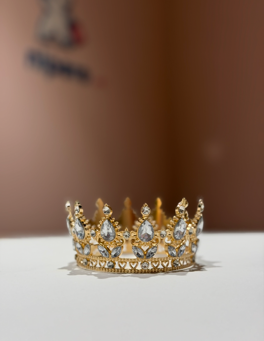 Mini metāla kronis ar kristāliem kūkai un fotosesijām
